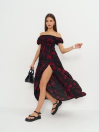 Платье длинное с разрезом с короткими рукавами черное